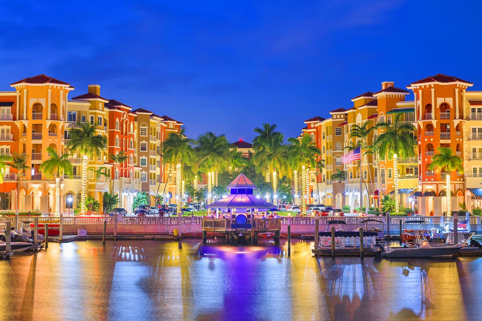 Things to Do After Dinner in Naples