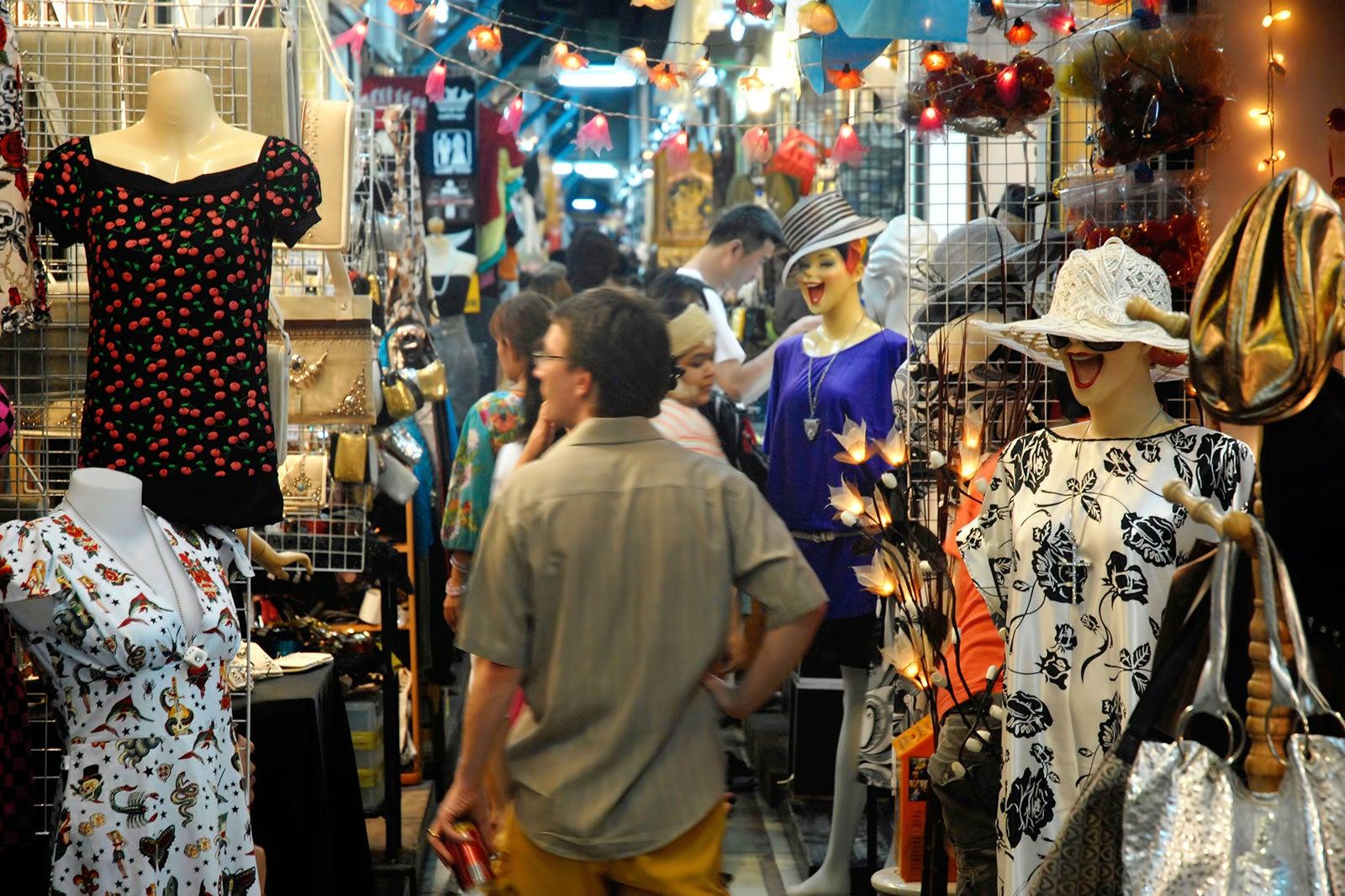 Suan Lum Night Bazaar Ratchada