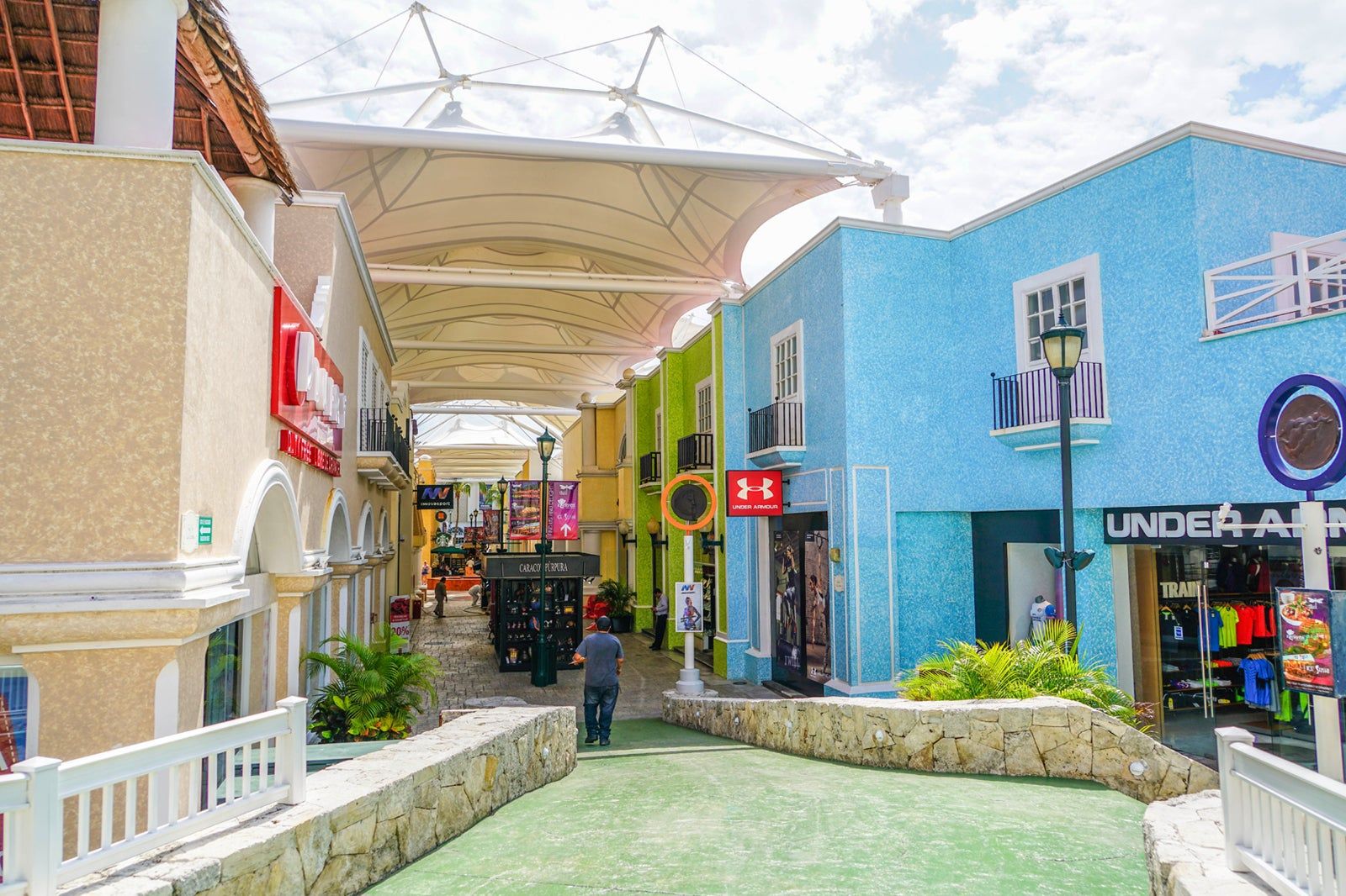 Best Places to Go Shopping in Cancun