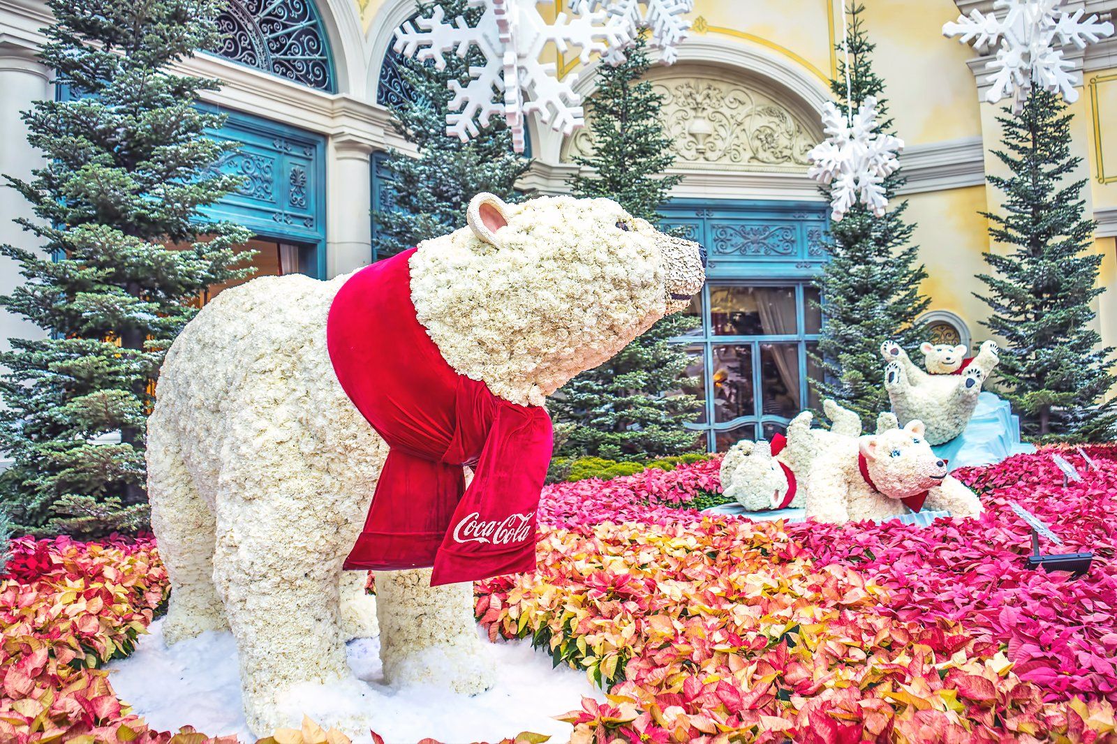 Polar bear decorations.