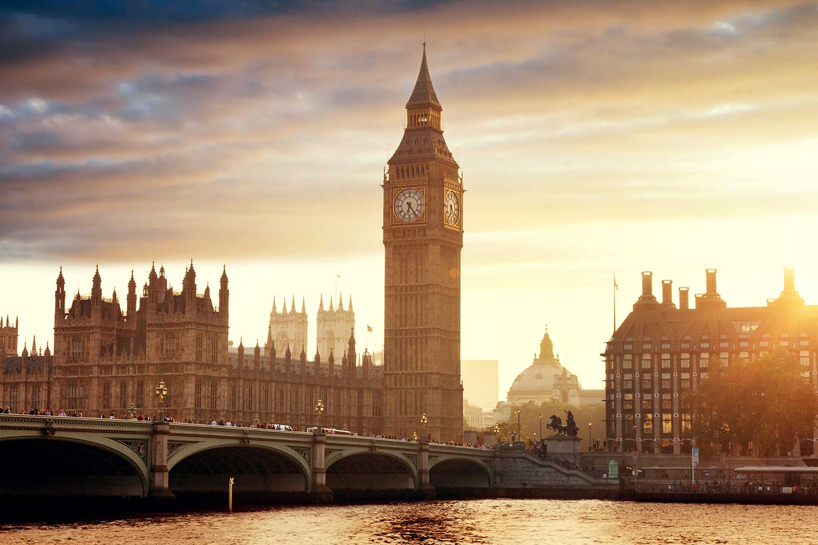 A view of the Big Ben clocktower, the palace of Westminster and the Westminster Bridge.
