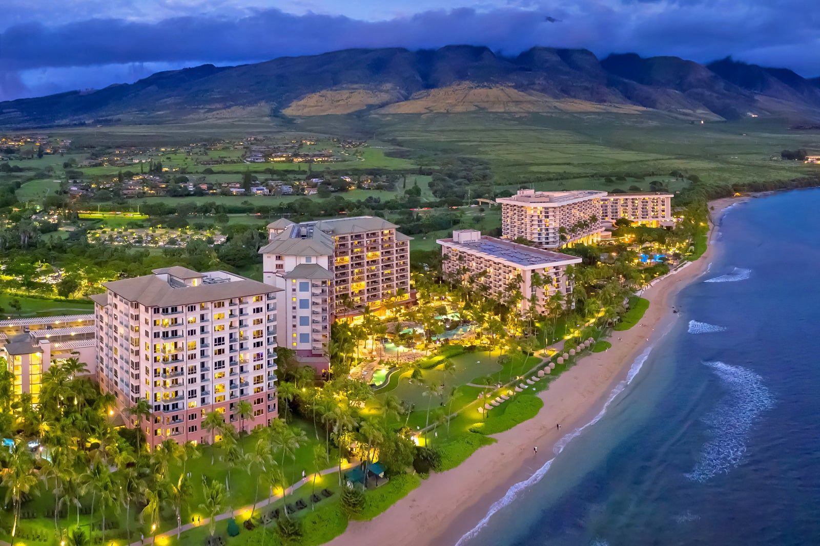 Most Popular Islands, Beaches and Towns of Hawaii