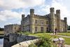 Foto de <a href="https://pixabay.com/en/leeds-castle-castle-england-252438/" target="_blank" rel="noreferrer">139904</a> (<a href="https://creativecommons.org/share-your-work/public-domain/cc0/" target="_blank" rel="noreferrer">CC0</a>)  modificada