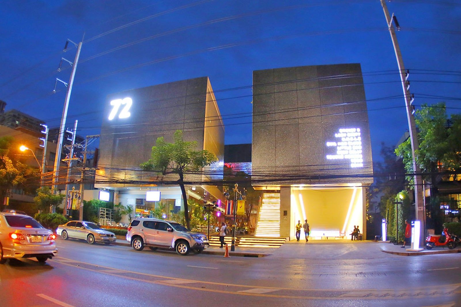 72 Courtyard in Bangkok