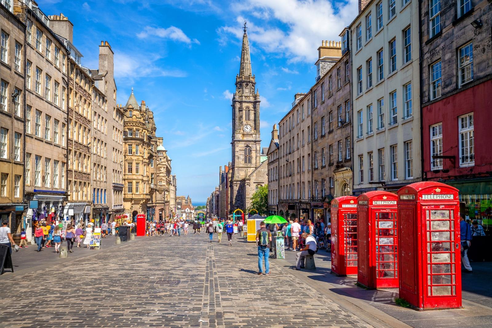 Best Places to Go Shopping in Edinburgh