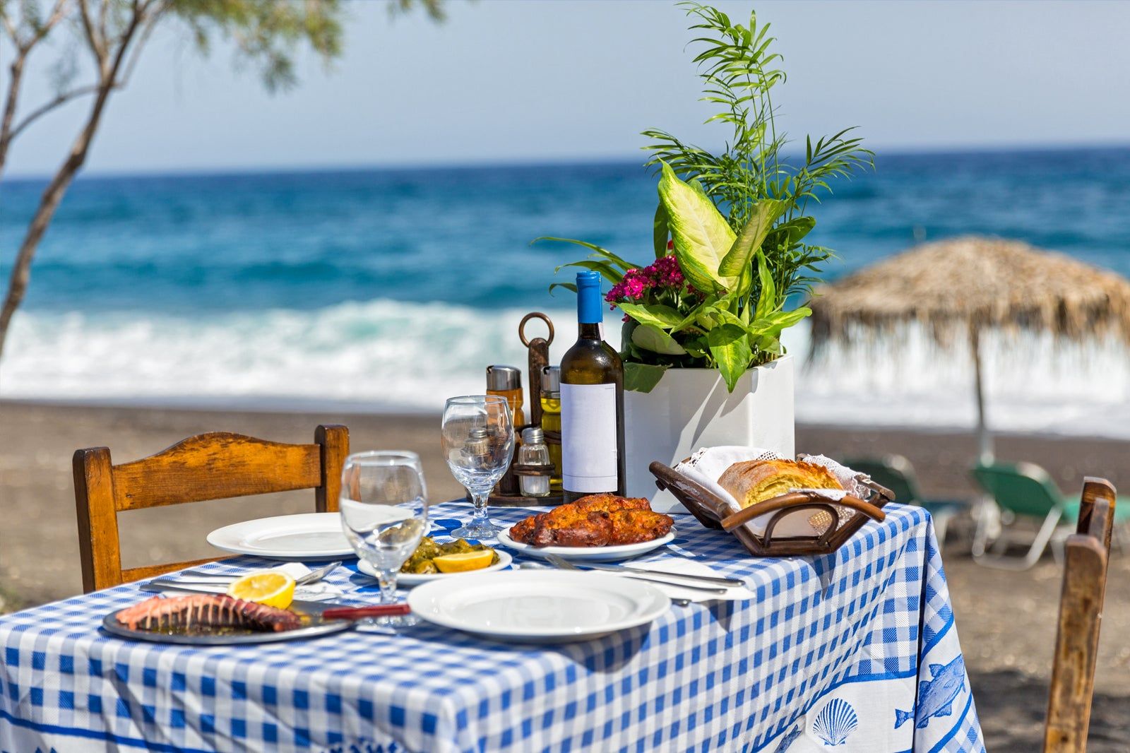 Food and Dining in Santorini