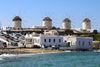 Foto di <a href="https://pixabay.com/photos/mykonos-greece-windmills-sea-1672088/" target="_blank" rel="noreferrer">herbert2512</a> (<a href="https://creativecommons.org/share-your-work/public-domain/cc0/" target="_blank" rel="noreferrer">CC0</a>) modificata