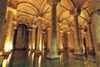 Foto de <a href="https://pixabay.com/en/turkey-istanbul-basilica-cistern-1349755/" target="_blank" rel="noreferrer">olafpictures</a> (<a href="https://creativecommons.org/share-your-work/public-domain/cc0/" target="_blank" rel="noreferrer">CC0</a>) modificada