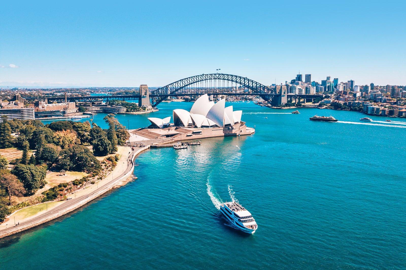 Sidney Harbor with the Harbor bridge and the Opera House.