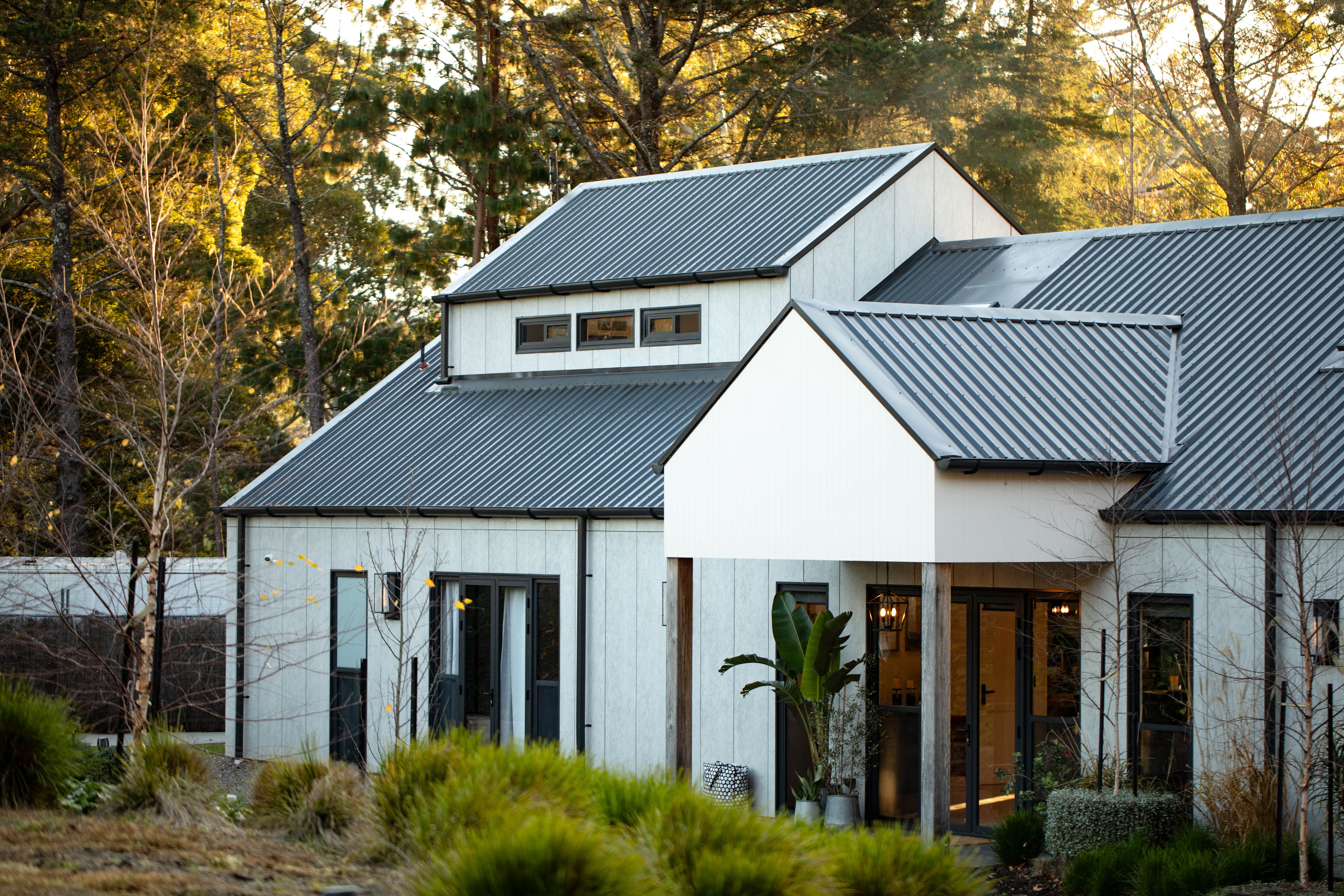 Barry Luxury Barn House - Berry, NSW - House exterior