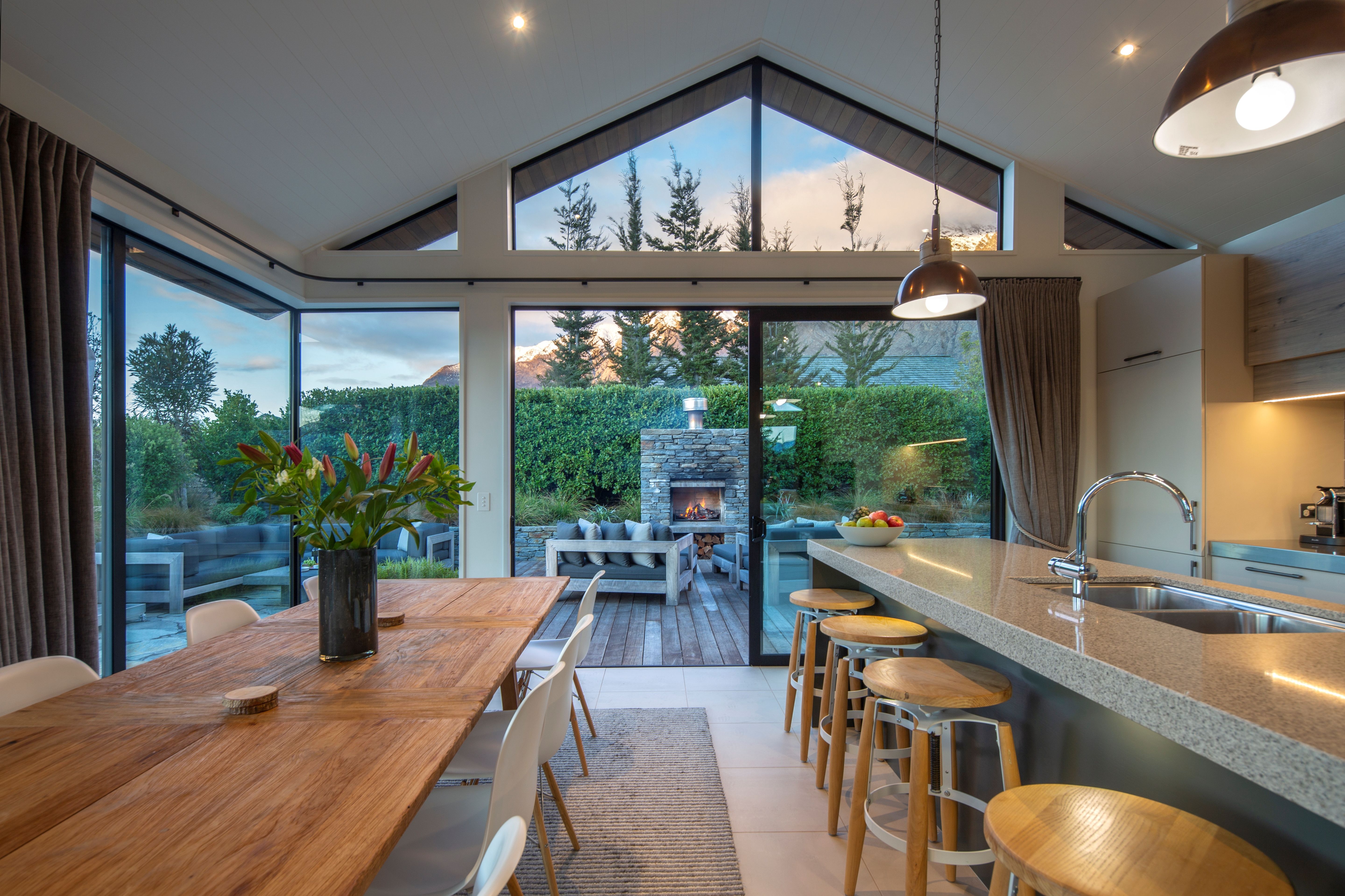 Sun Peaks Villa - Queenstown, New Zealand - Kitchen