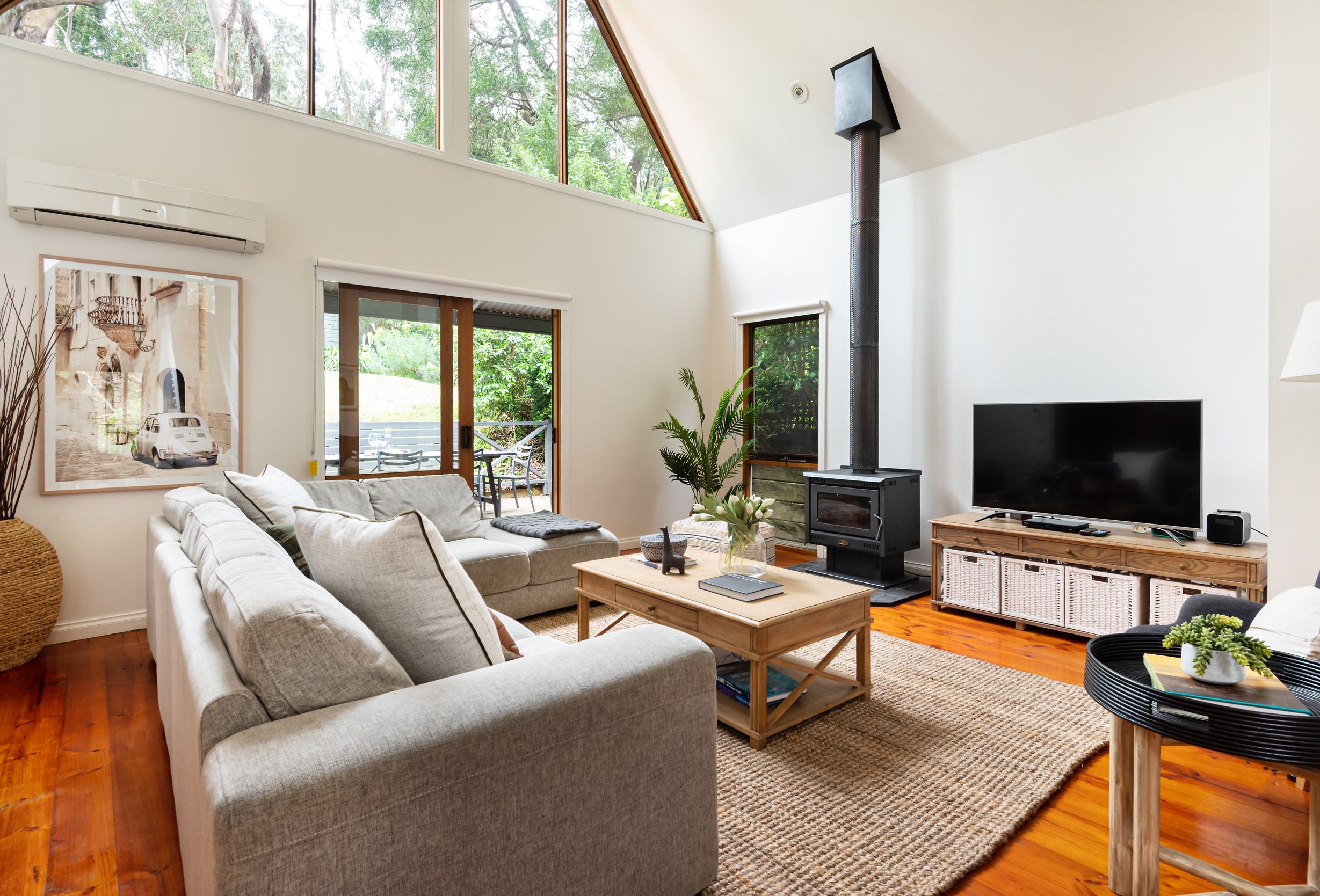 Collins Street House - Red Hill, VIC - Living Room