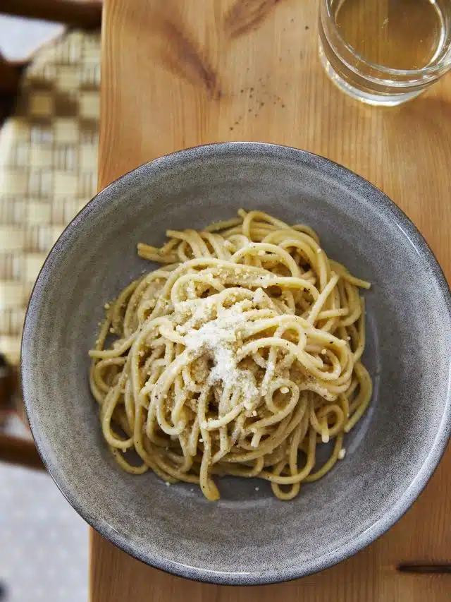A bowl of creamy cacio e pepe