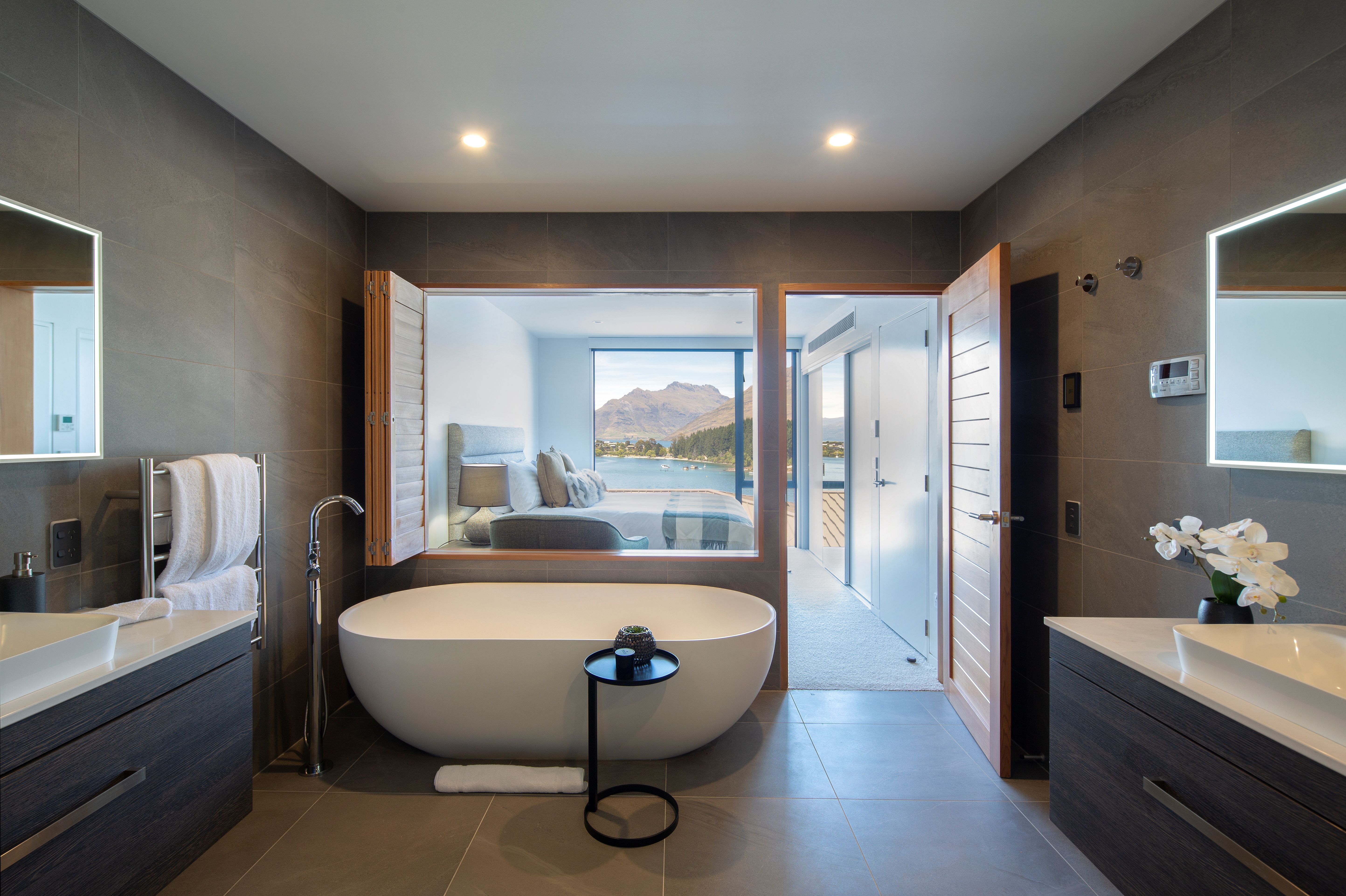 Lakehouse 3 - Queenstown, New Zealand - Bathroom