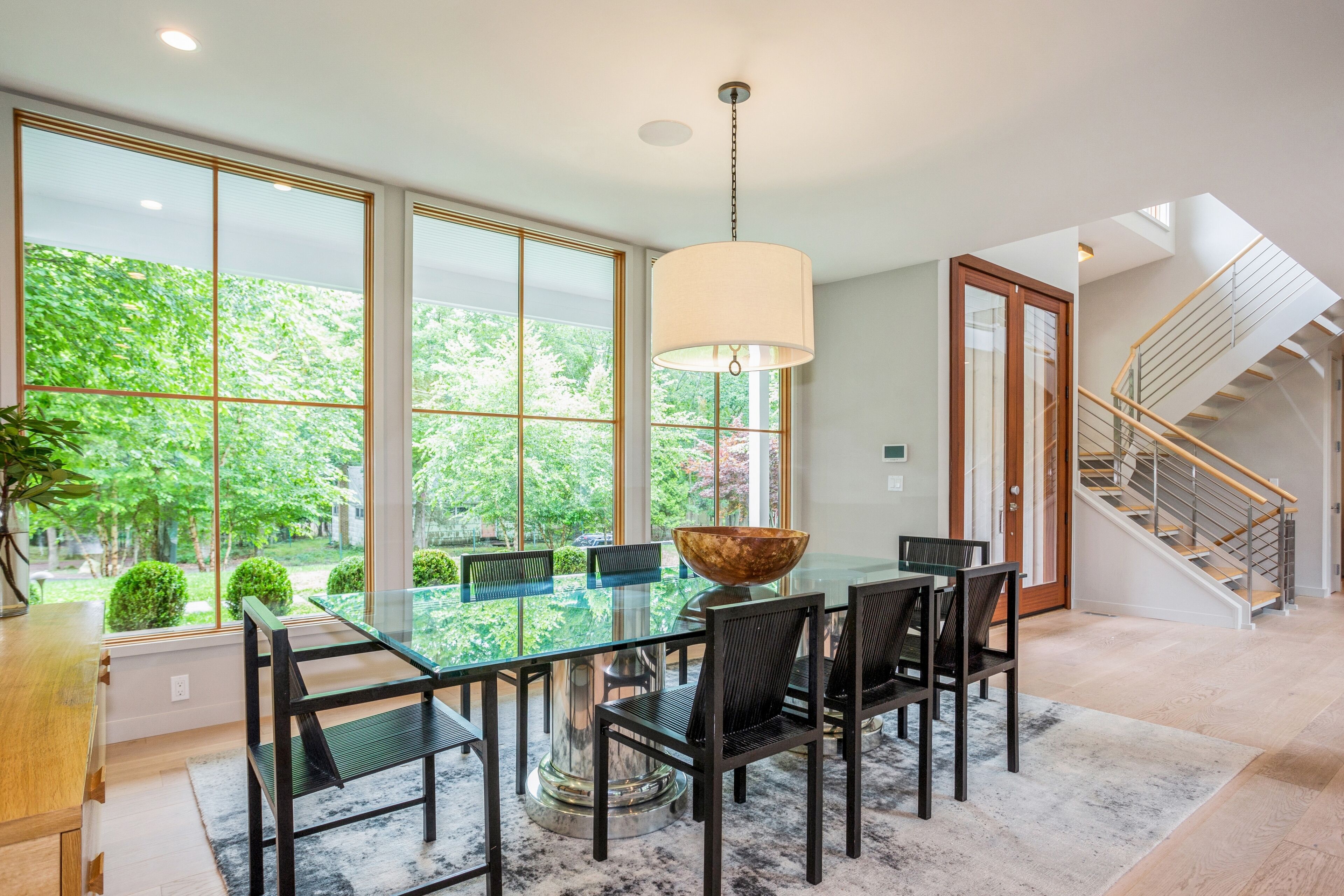 Modern Barn House - Sag Harbor, New York - Dining Area