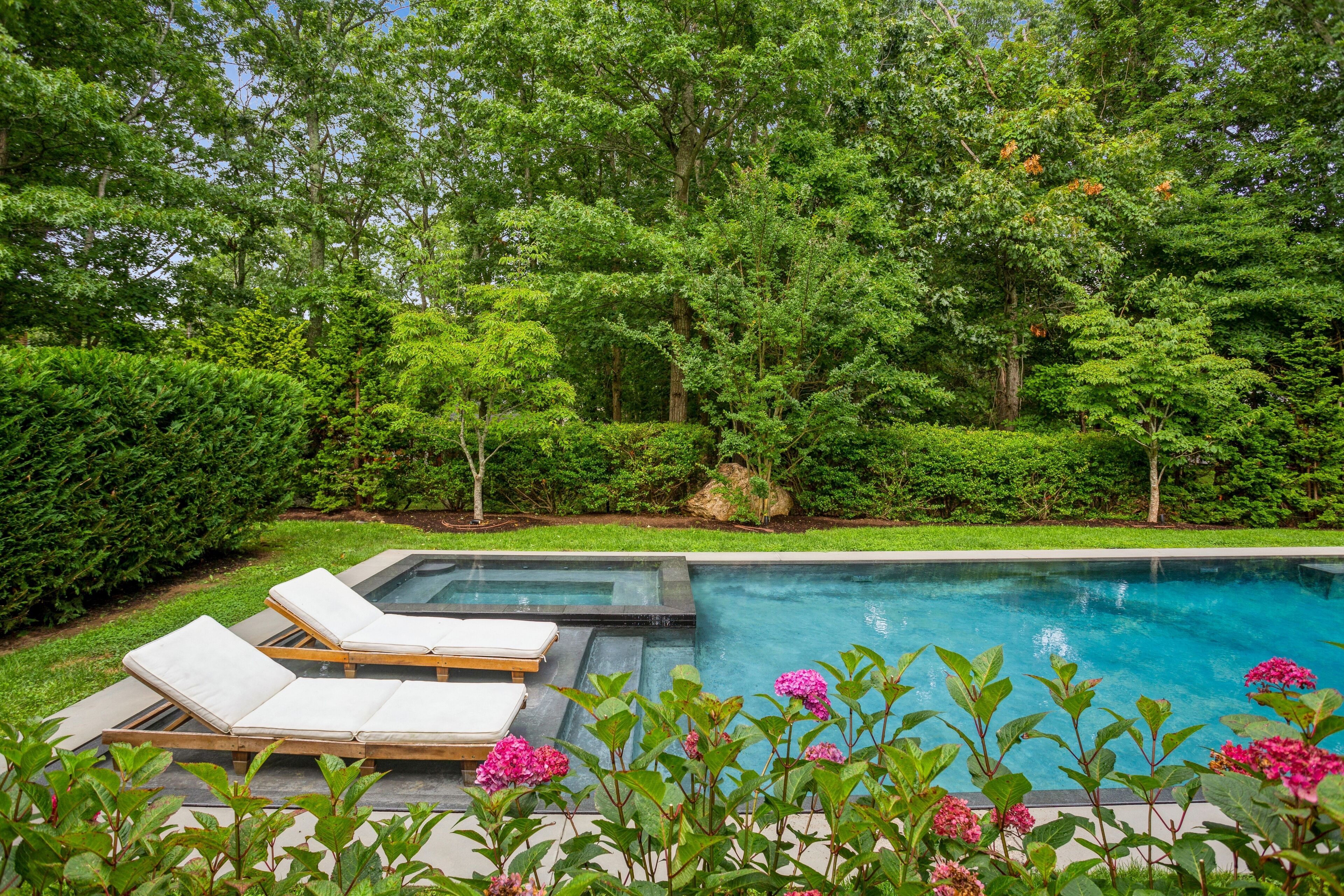 Modern Barn House - Sag Harbor, New York - Pool