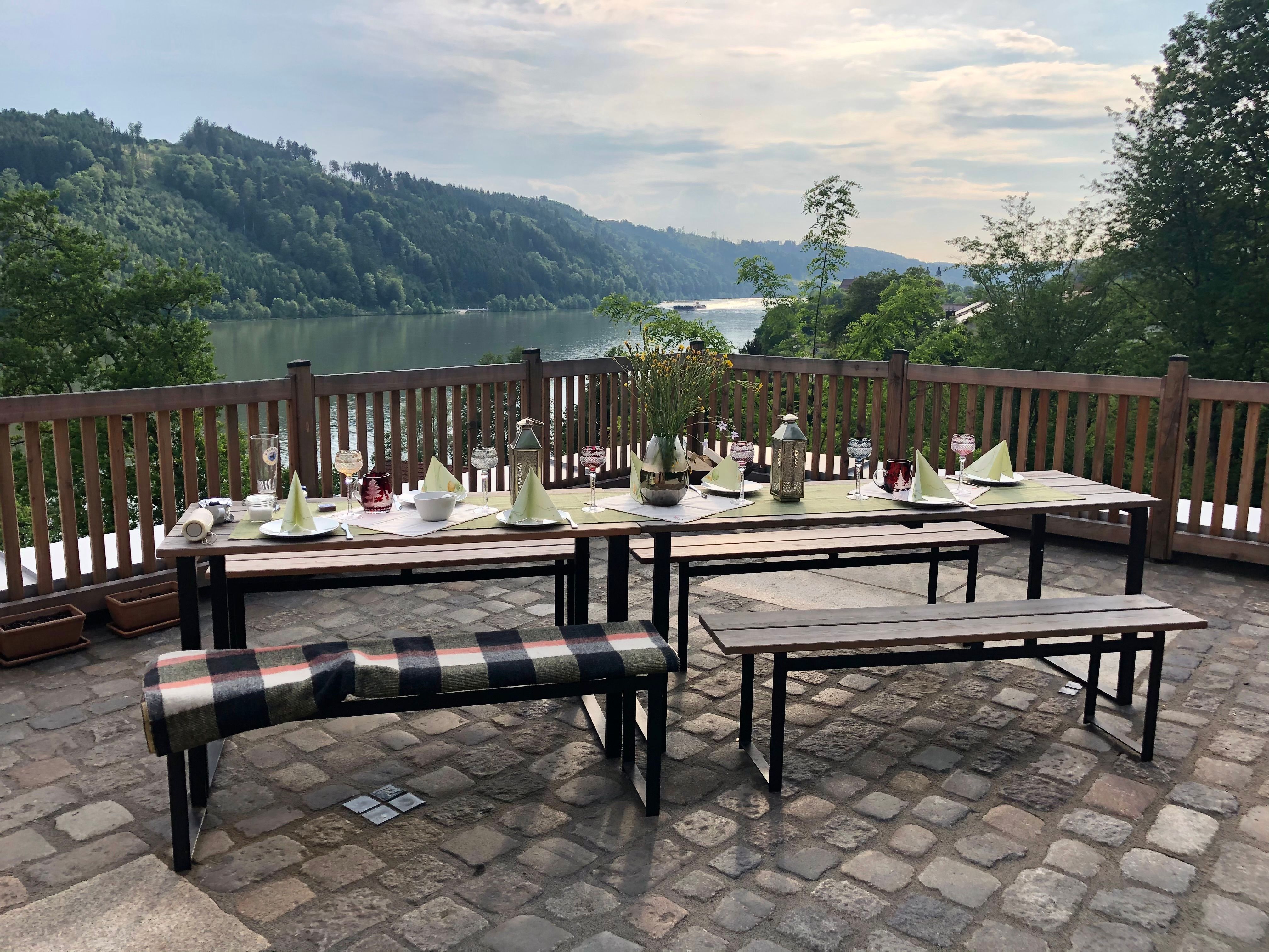 Danuvius18 - Obernzell, Bayern - Essen im Freien