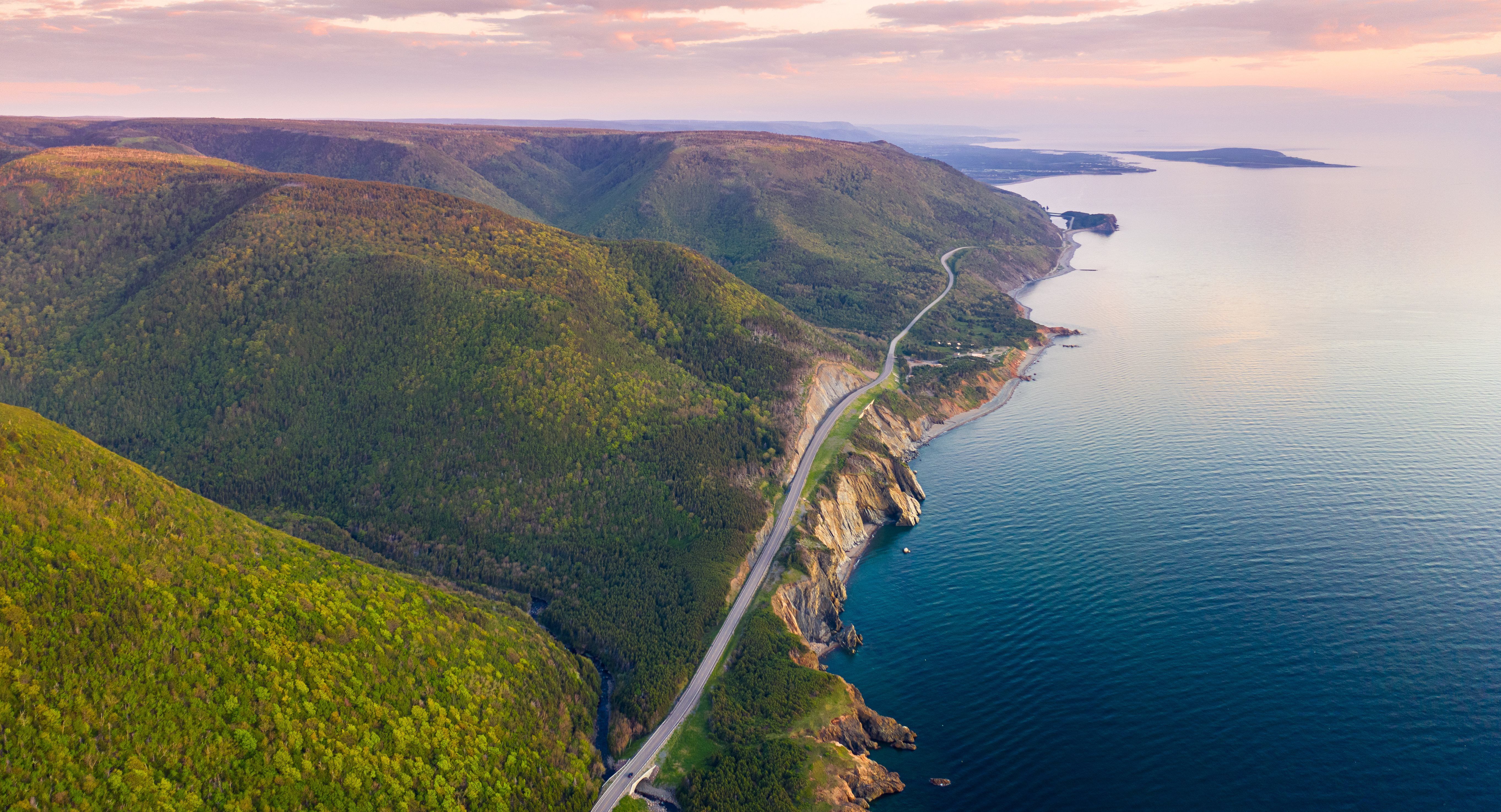expedia_en-ca_exp-ca-parkscanada - hero-image-cape-breton