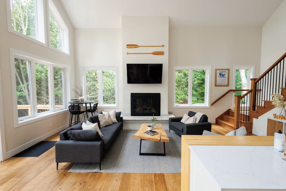 Sutton Lakehouse - Utterson, Ontario - Living Room