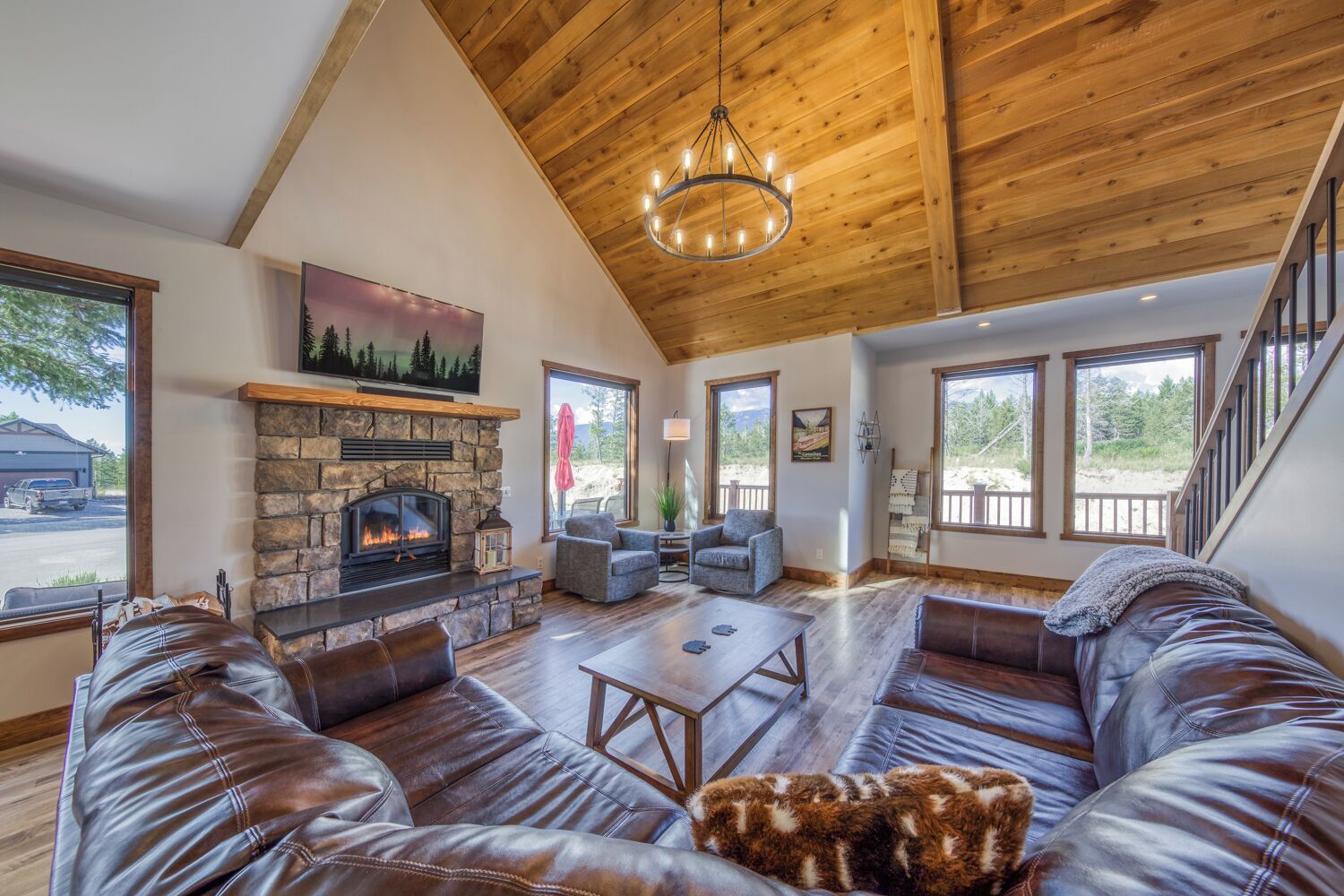 The Copper Point Cabin - Invermere, British Columbia - Living Room