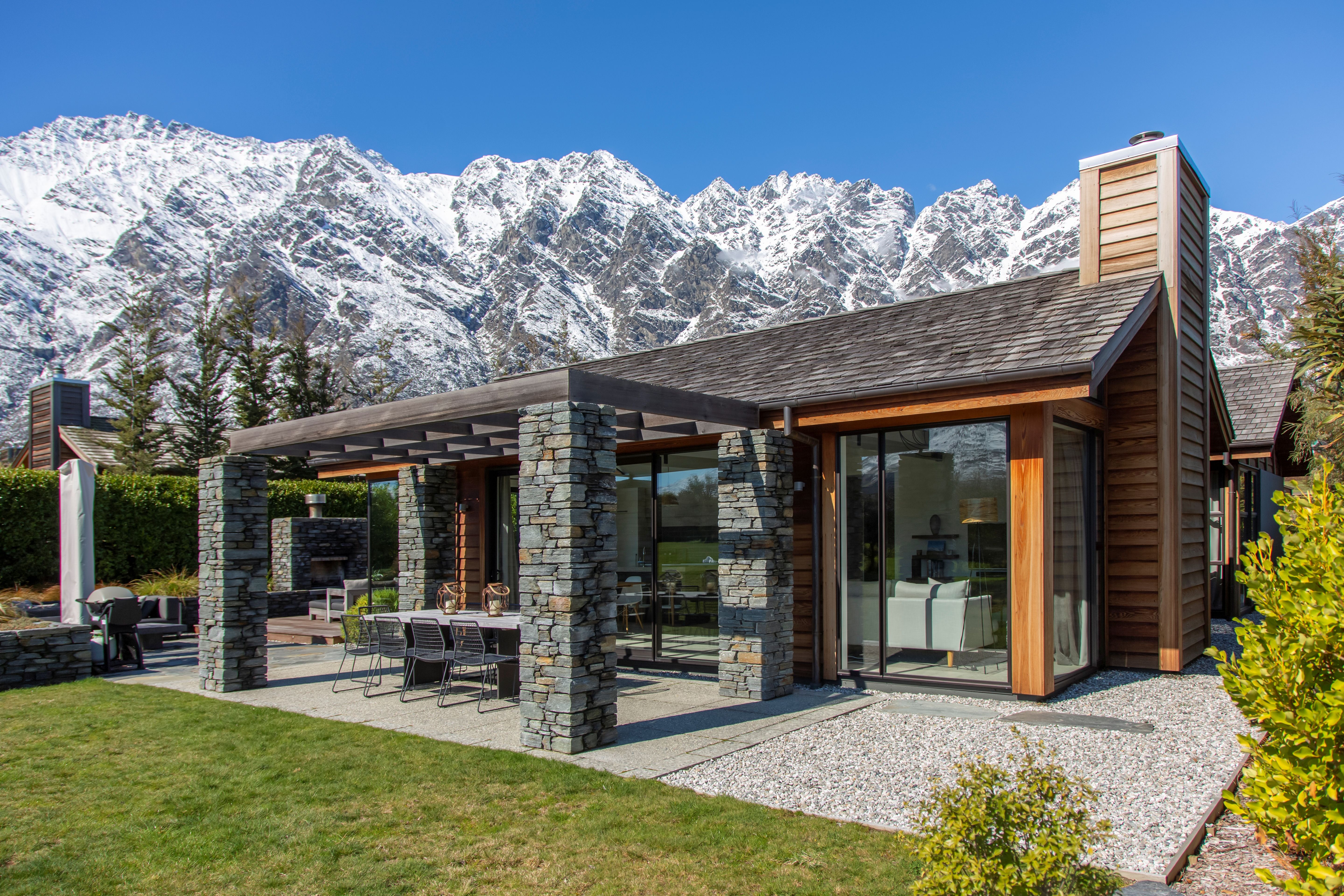 Sun Peaks Villa - Queenstown, New Zealand - House exterior