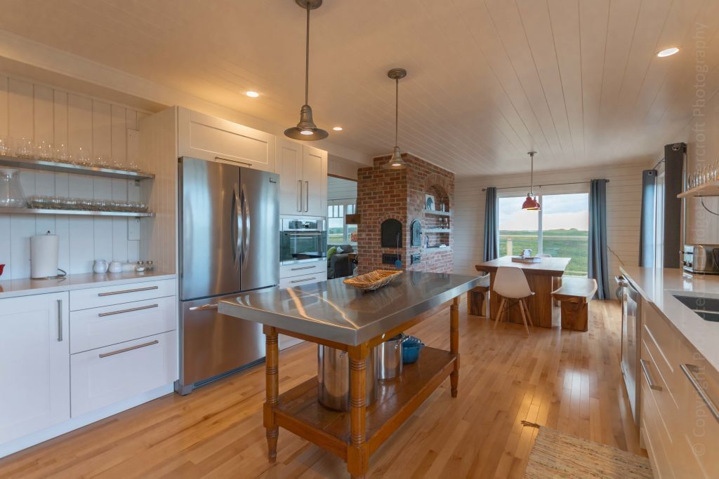 Sea Dunes Beach House - St. Peter's Harbour, Prince Edward Island - Kitchen