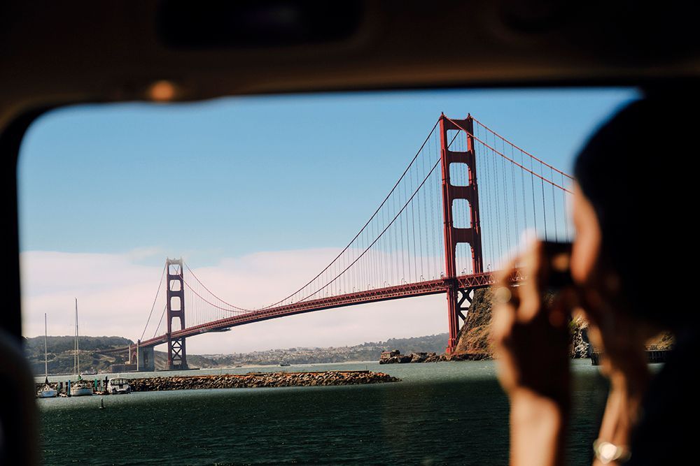 プレシディオ ヨット クラブから見たゴールデン ゲート ブリッジ