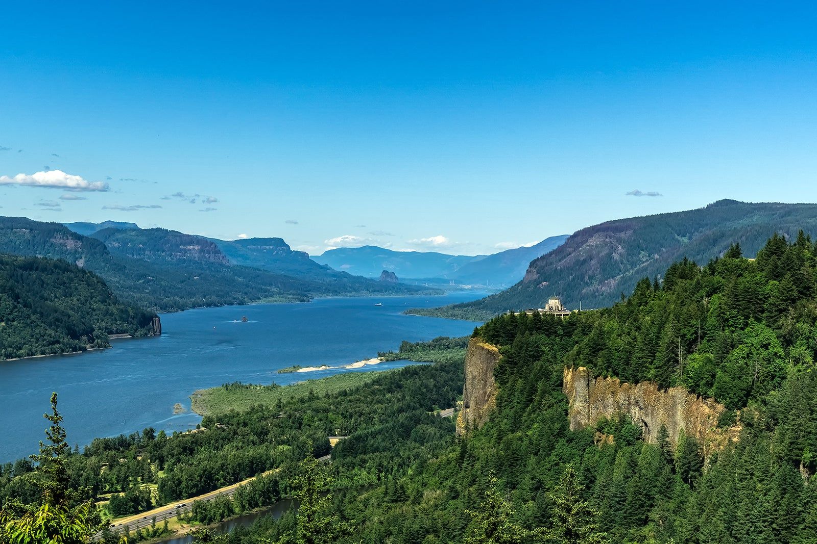 Scenic view of the Columbia River Gorge with Vista House on Crown Point
