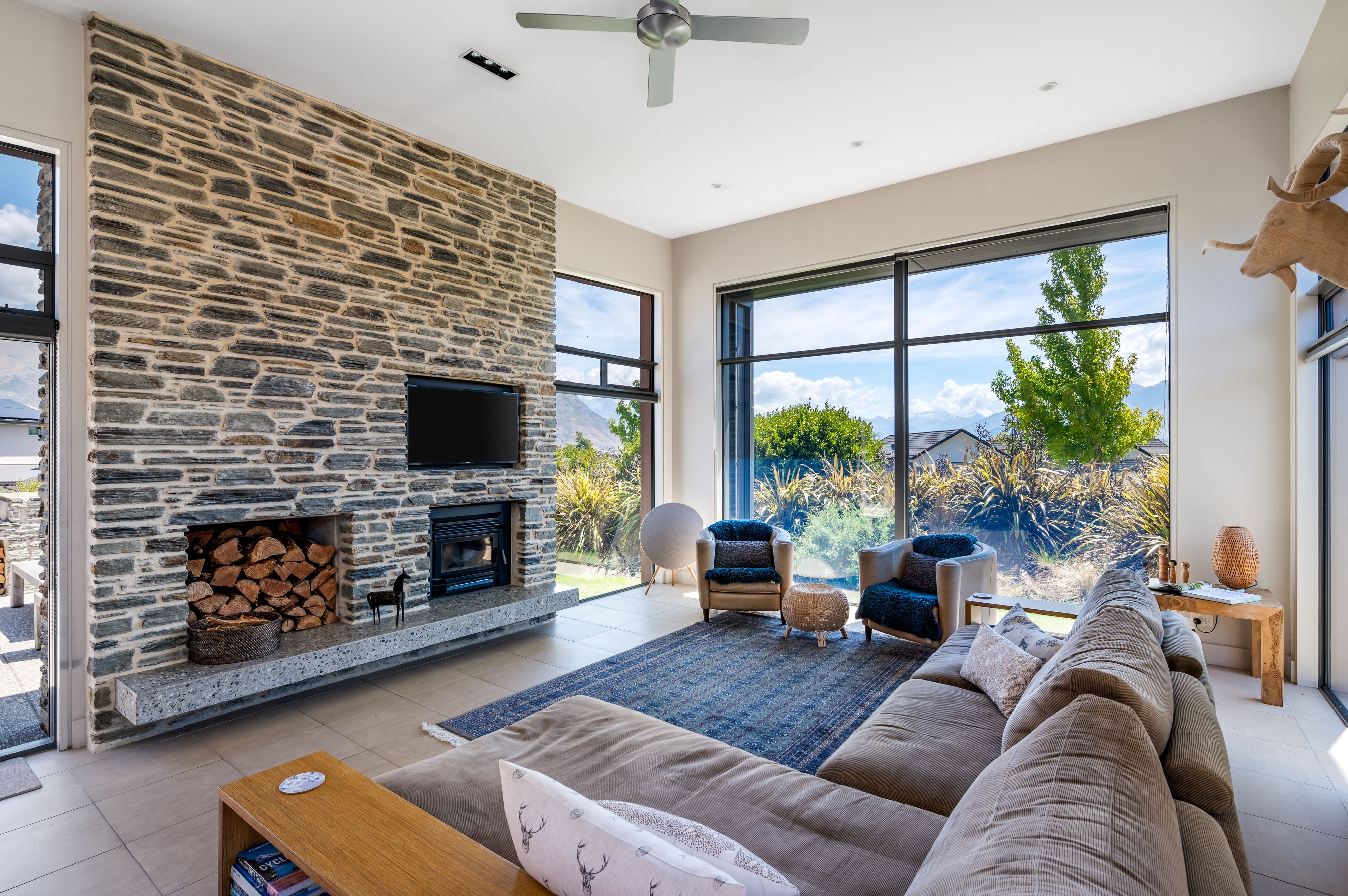 Southern Cross Lodge - Wānaka, New Zealand - Lounge