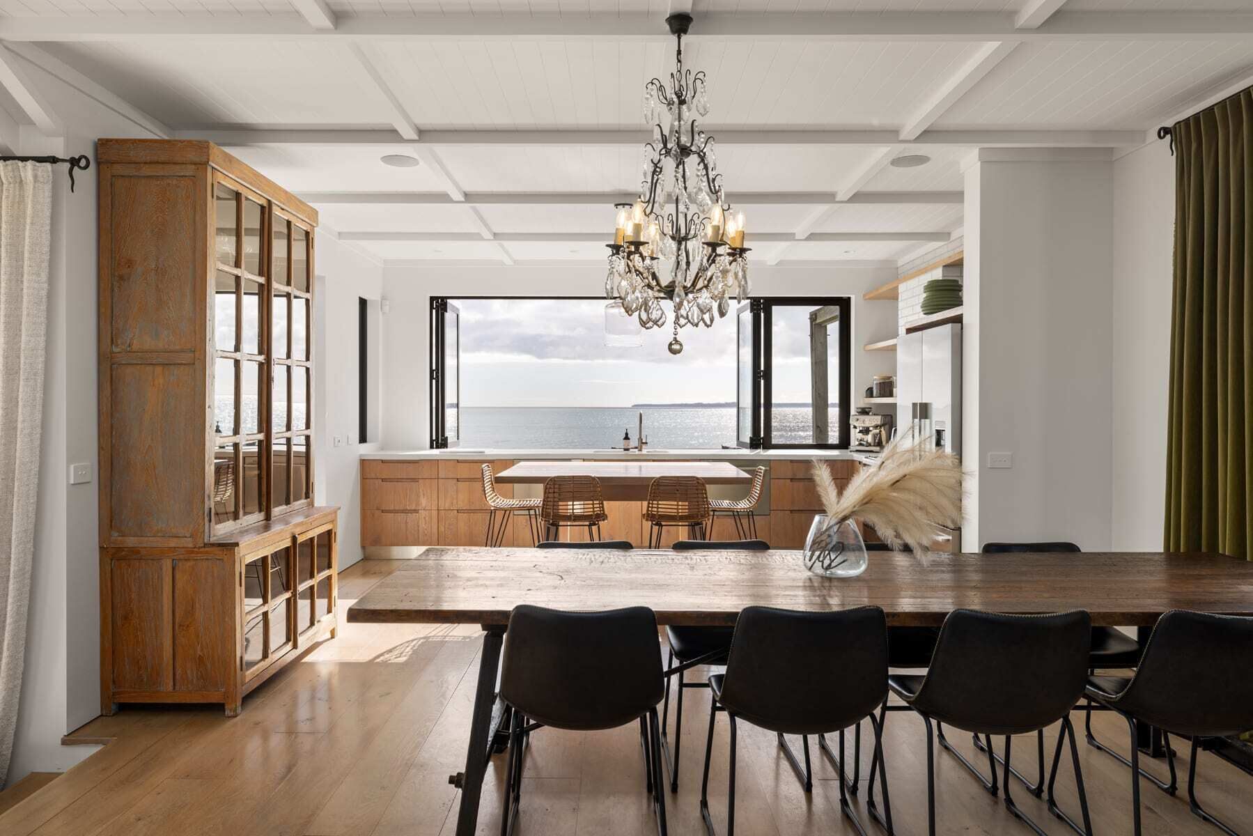 Beachfront Mediterranean Villa - Bay of Plenty, New Zealand - Dining Room