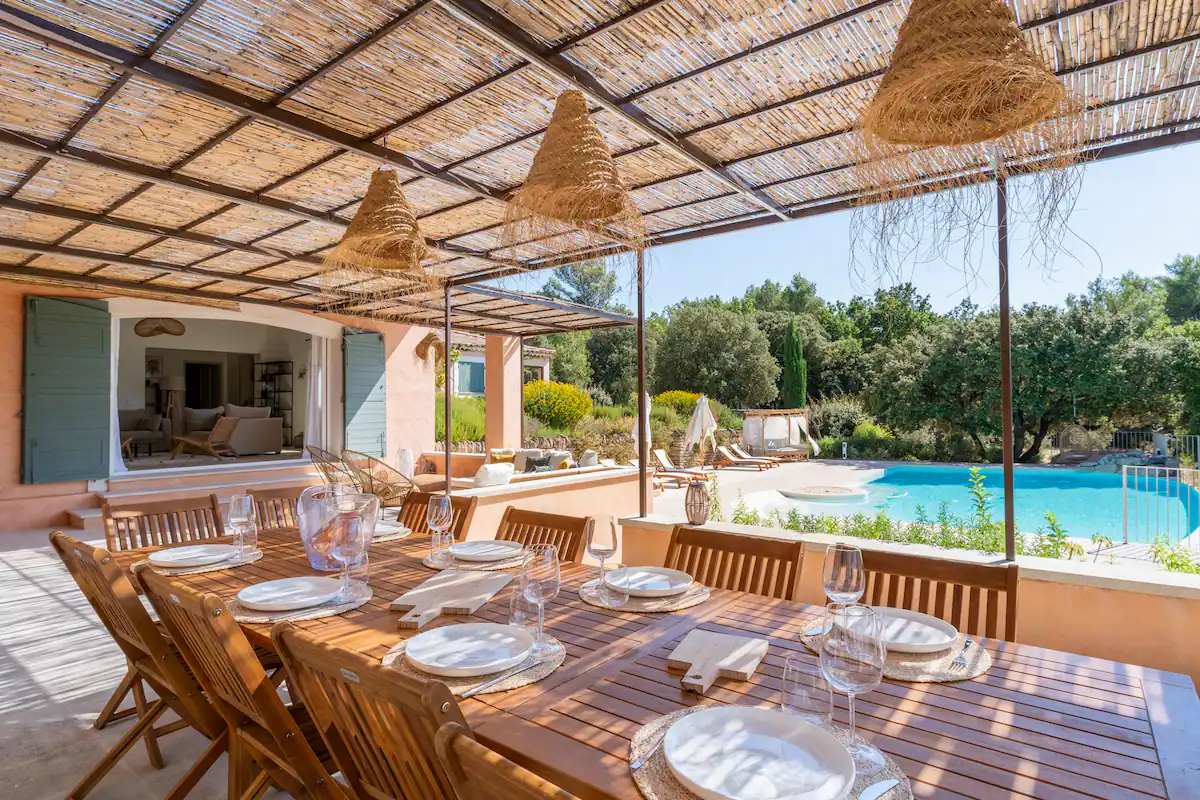 Mas avec vue panoramique - Goult, Vaucluse -  Salle à manger