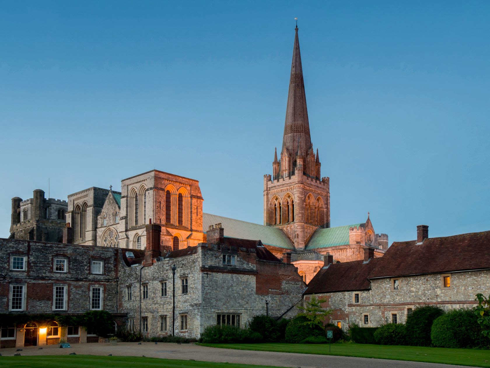 Chichester, UK ✓
