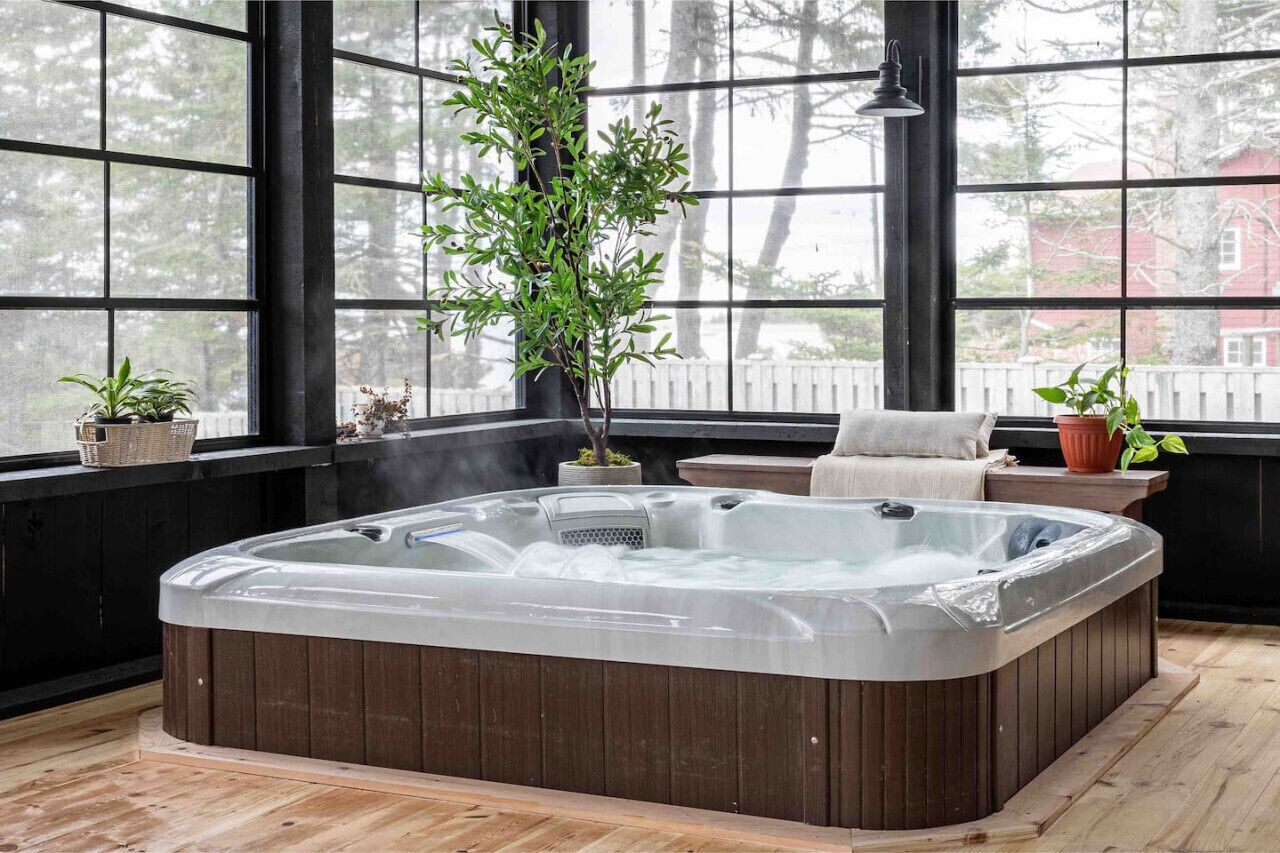 Atlantic Pearl - Port Medway, Nova Scotia - Hot Tub
