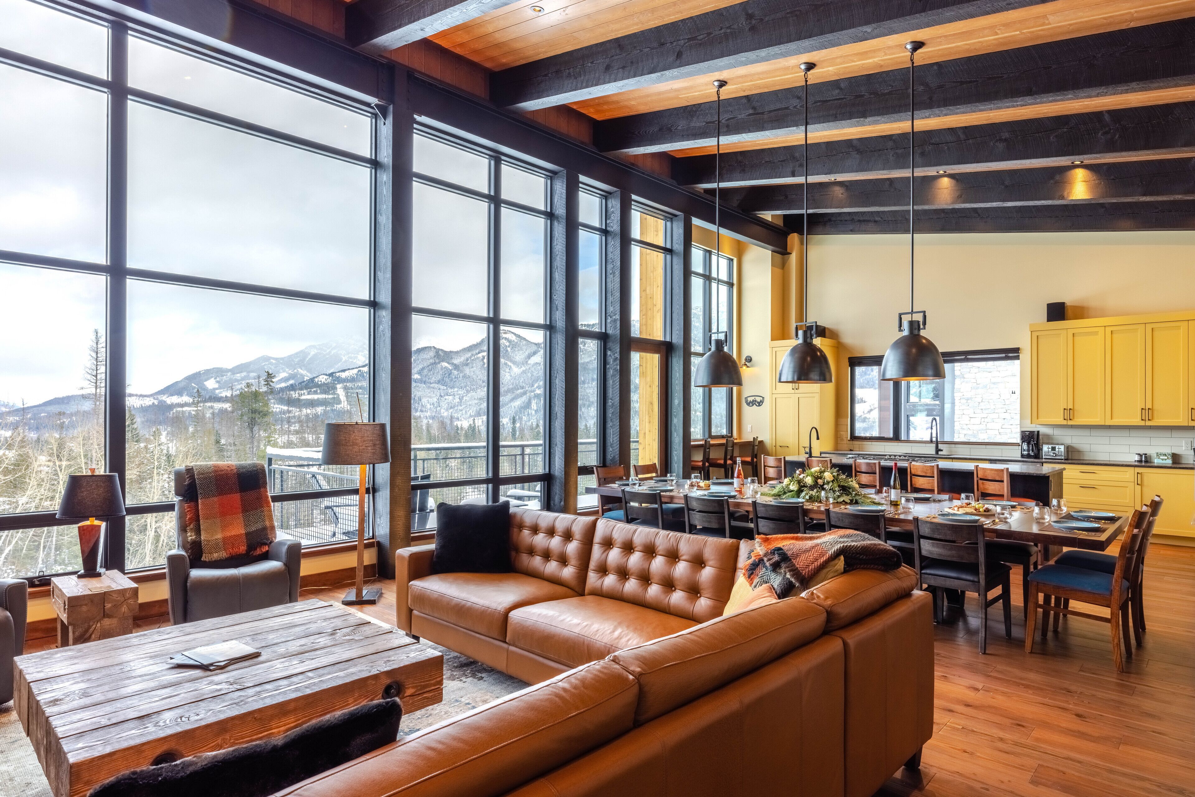 Fernie Mountain House - Fernie, British Columbia - Living and Dining Room