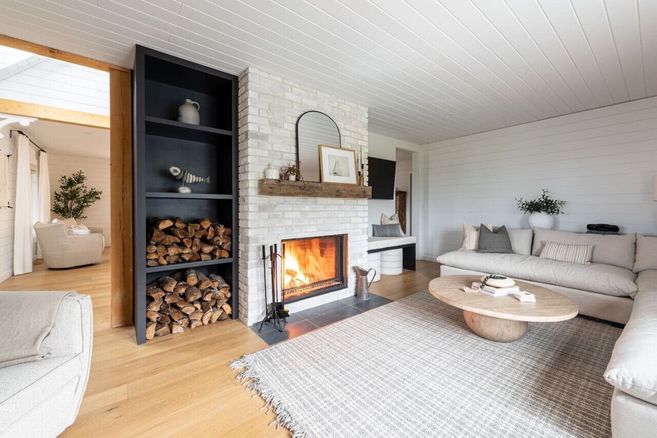 Atlantic Pearl - Port Medway, Nova Scotia - Fireplace