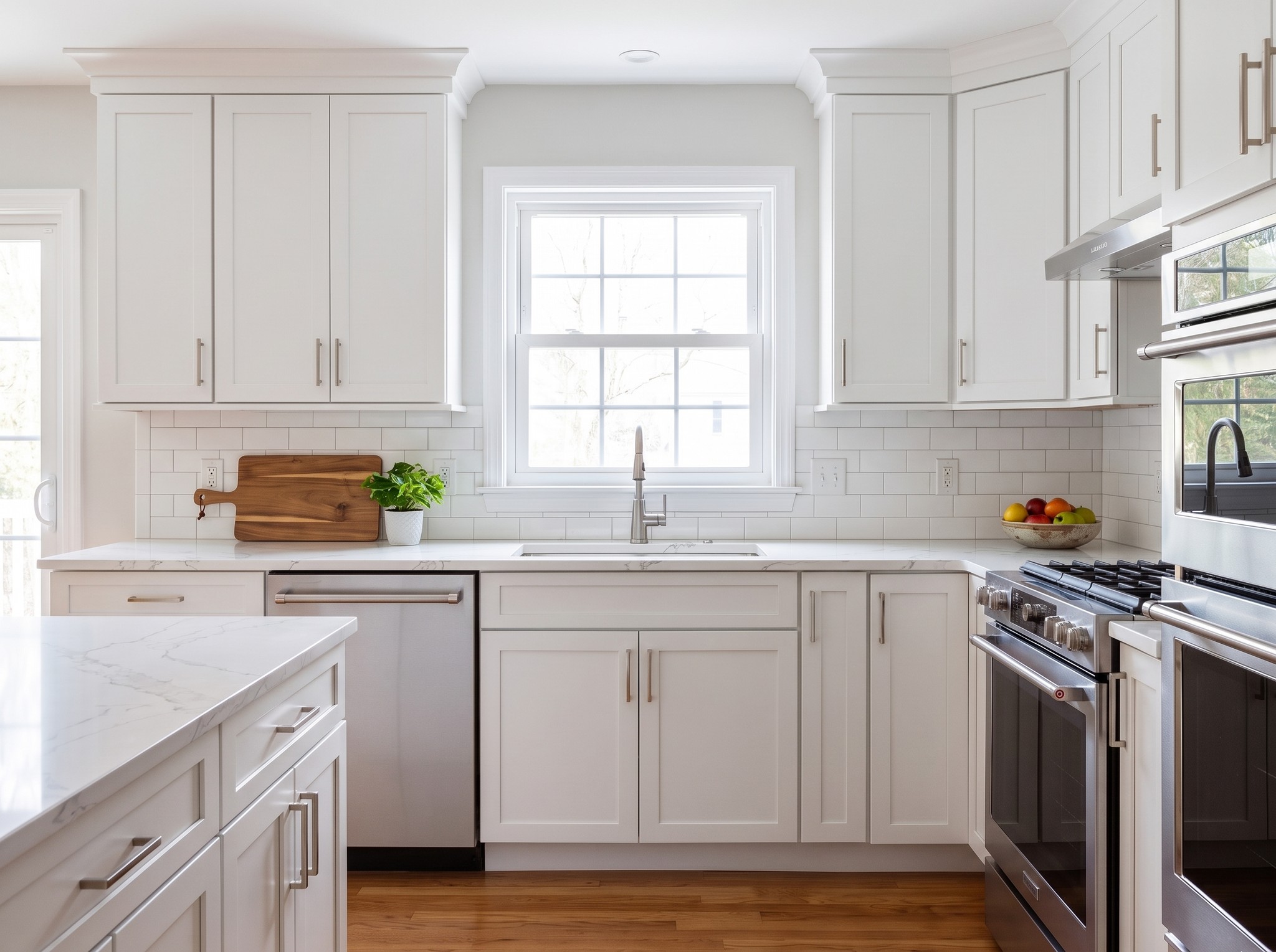 kitchen design: Bright White · Shaker