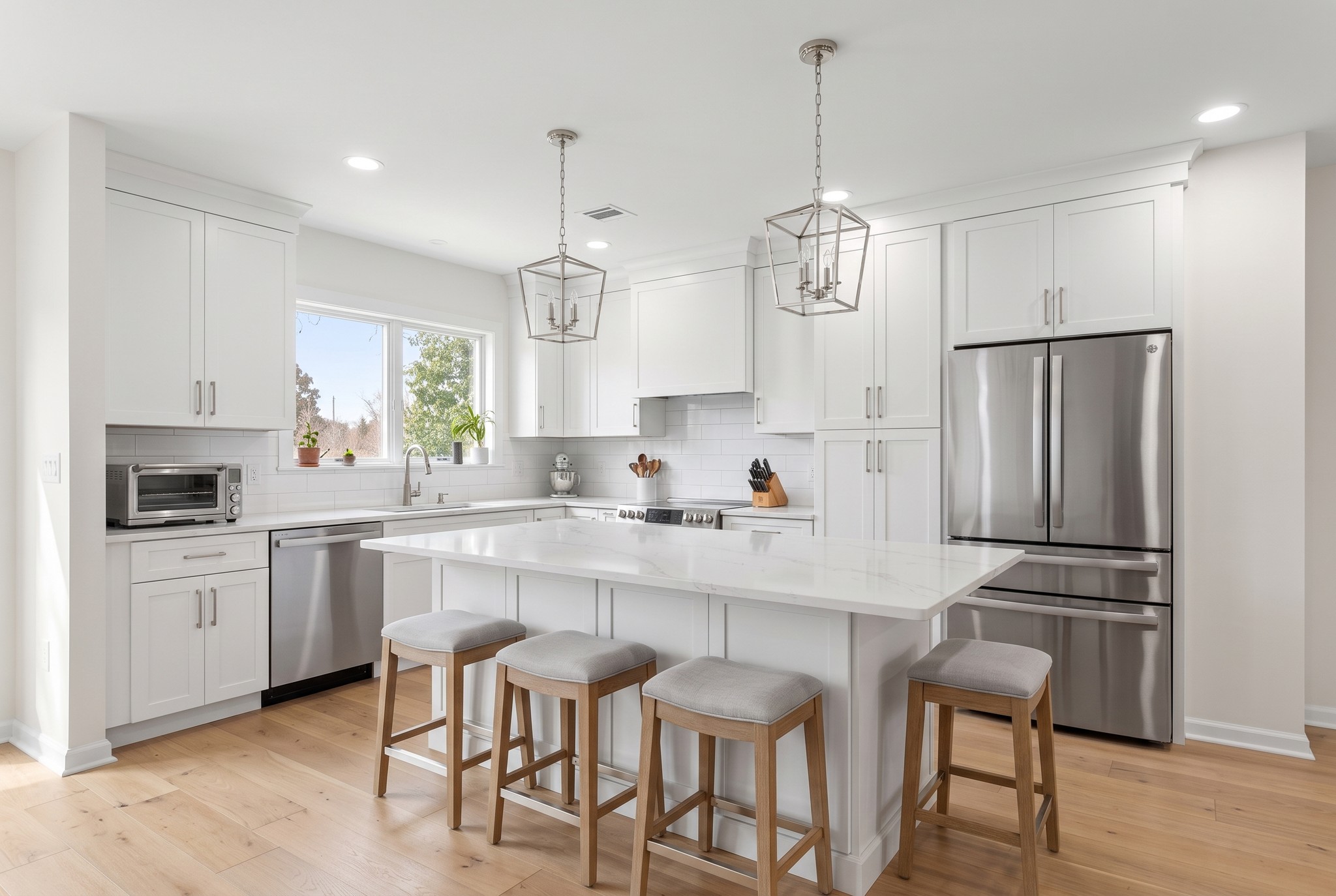 kitchen design: Bright White · Transitional