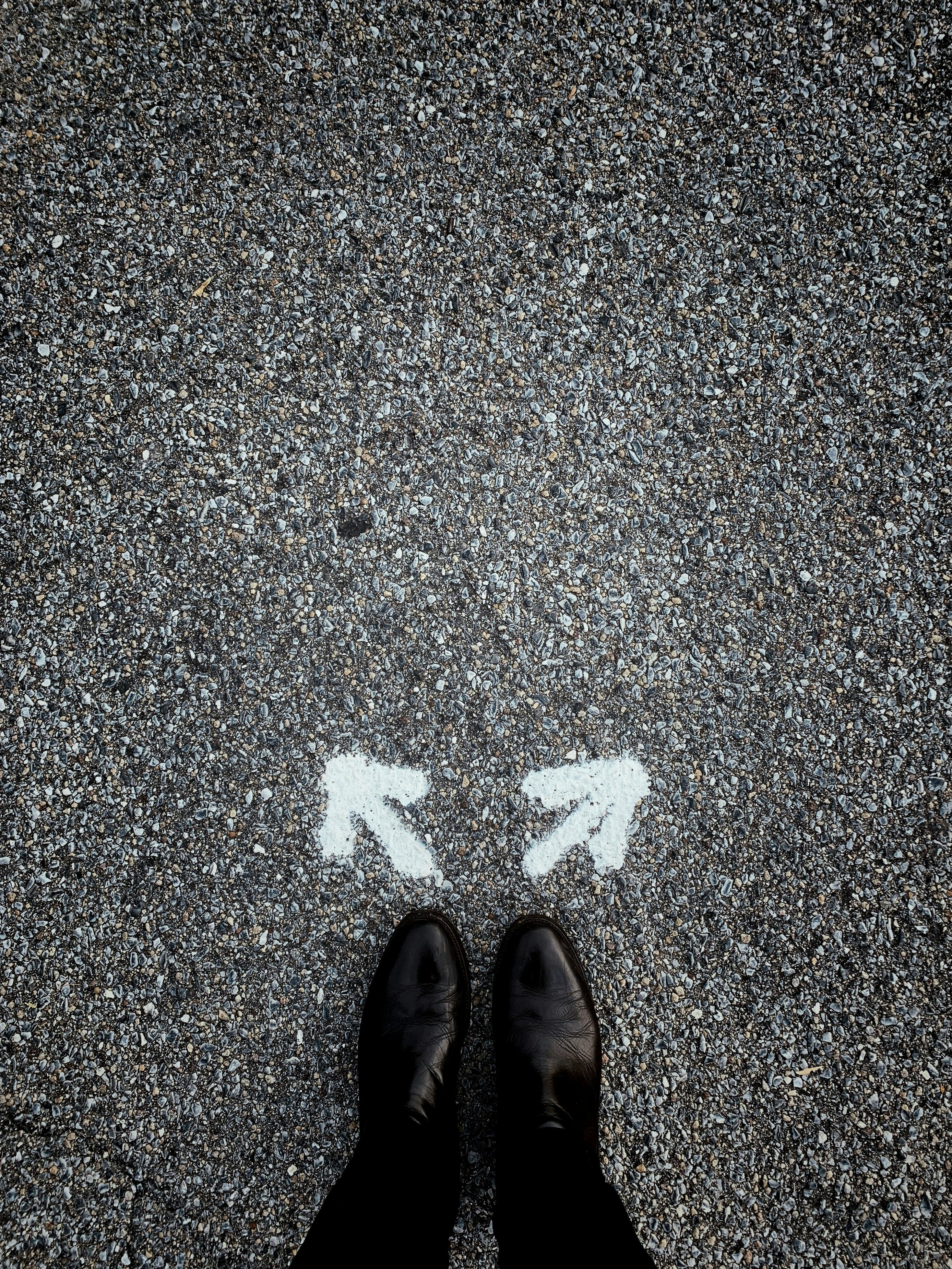 Decision arrows right left shoes which way to go