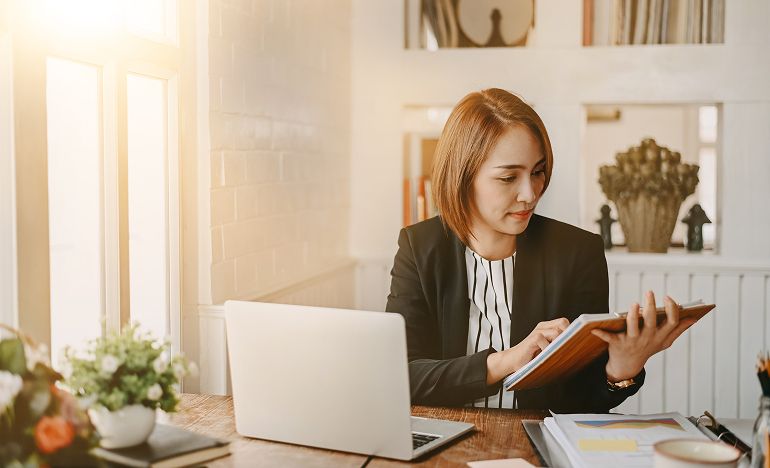 woman on laptop