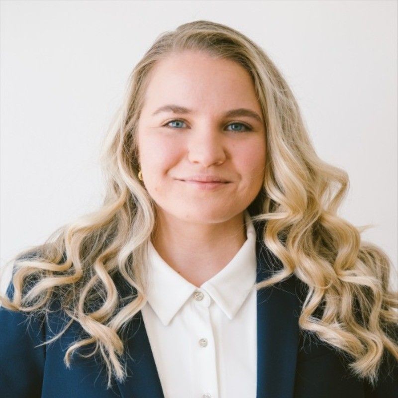 Sasha Borog headshot