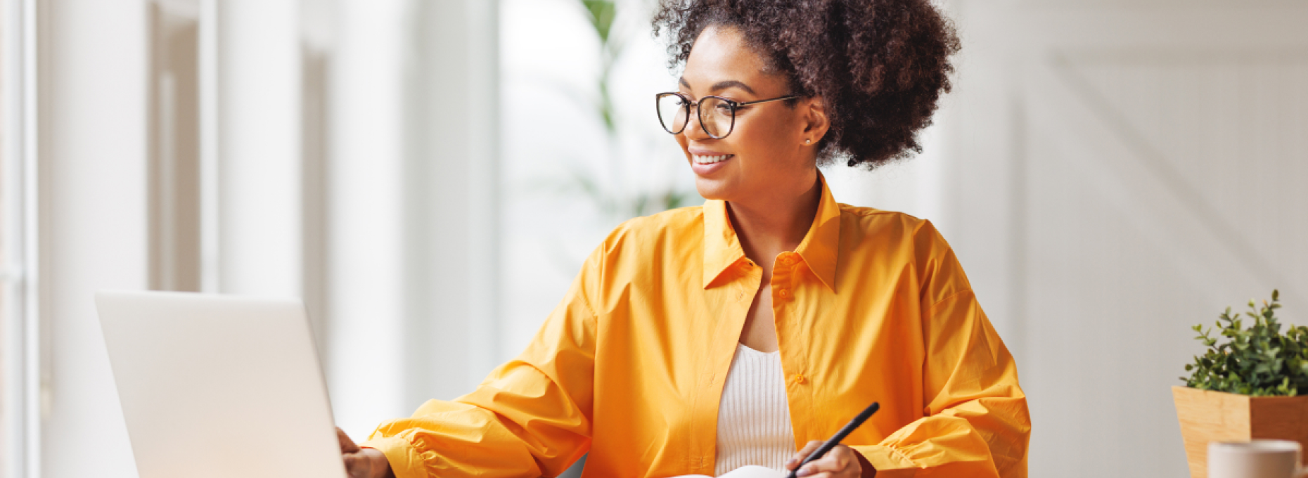 Woman using the best customer support software for small Shopify stores
