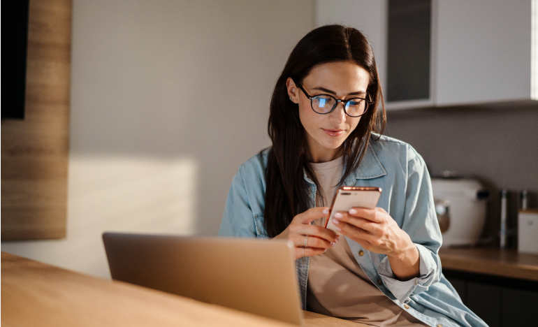 woman using her mobile phone