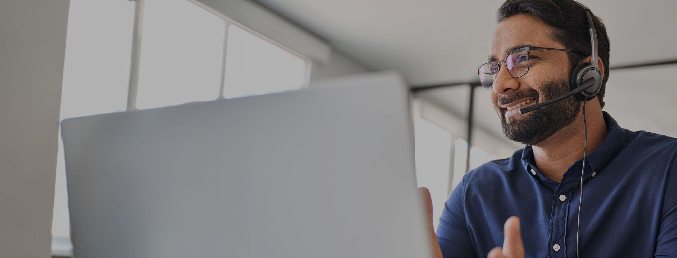 AI-Driven CX Playbook: Your Guide to Getting Ahead in Customer Service