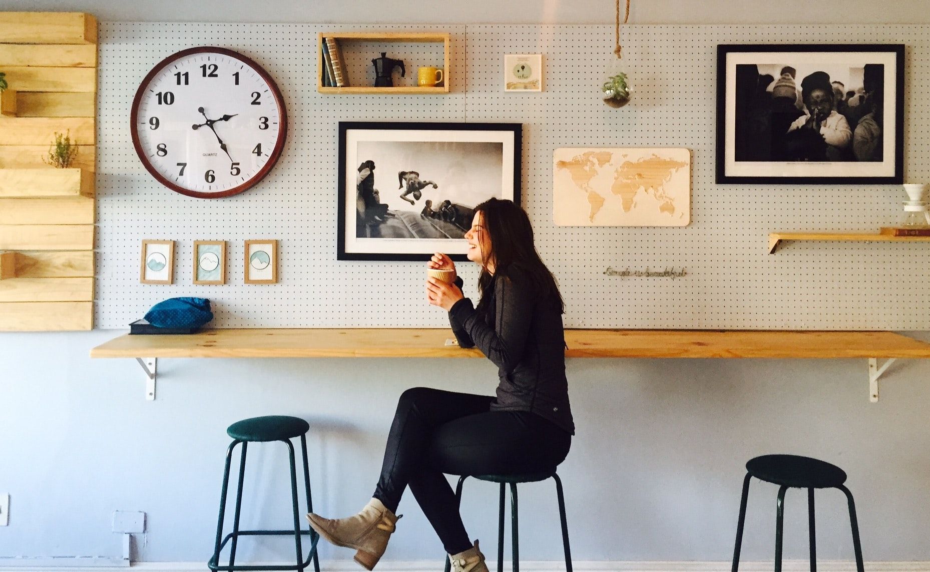 How to Reduce Call Volumes and Wait Times (Without Hurting Your CSAT)