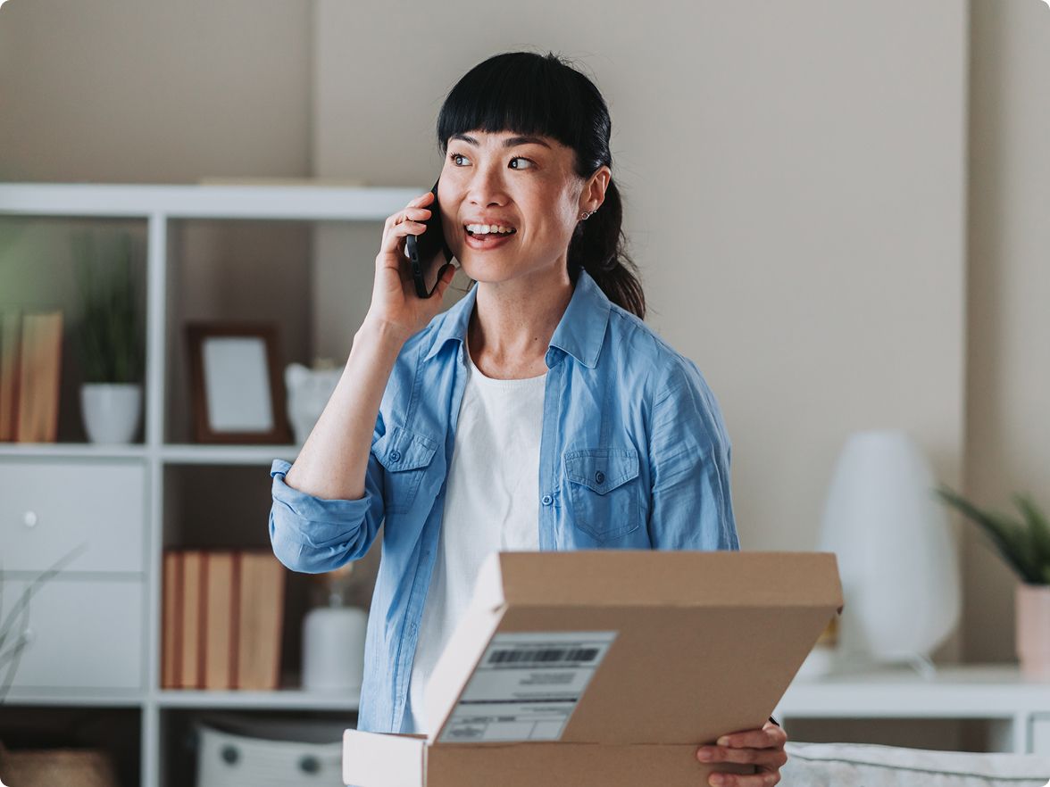 Illustration of voice AI powering a contact center conversation