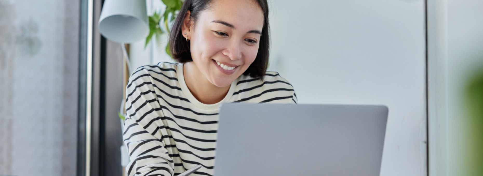 A customer service agent reviewing AI decision data in the Conversation Review Panel