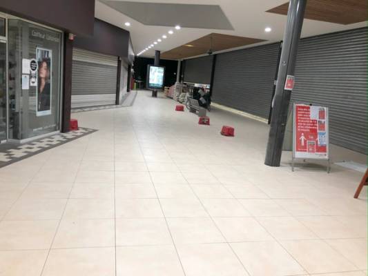 Démolition et construction de pose de carrelage (Magasin Carrefour)