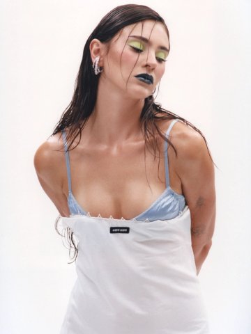07/26 Cover Story starring Stefanie Giesinger for TITLE MAG, photograph 1 by Pascal Behring