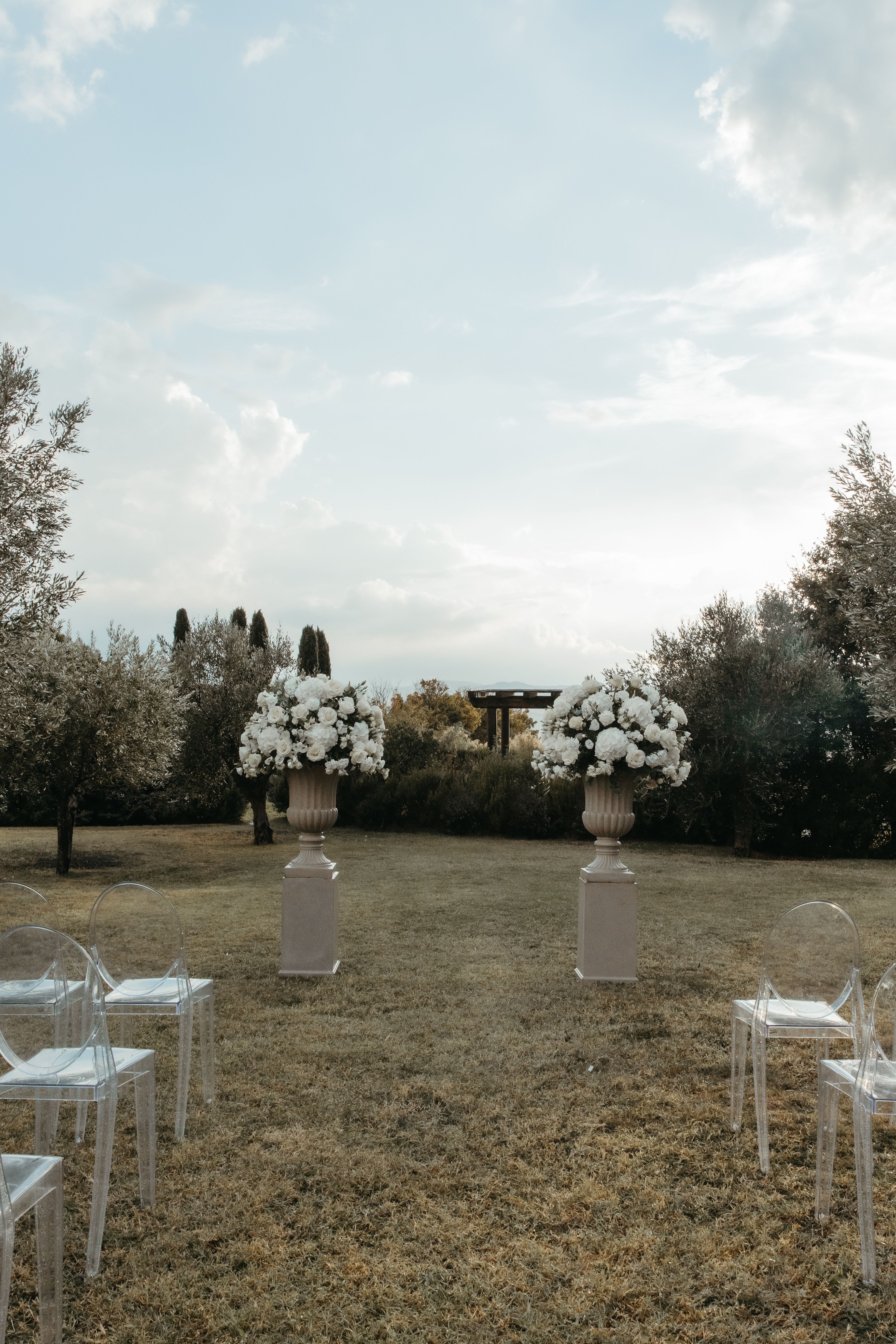 Lauren Burns a Chosen by KYHA bride wedding ceremony setting in Tuscany