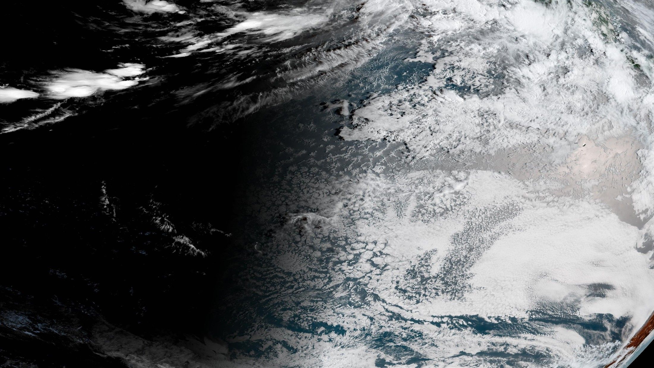 Imagen satelital del huracán Rachel en el Pacífico oriental cerca de Baja California